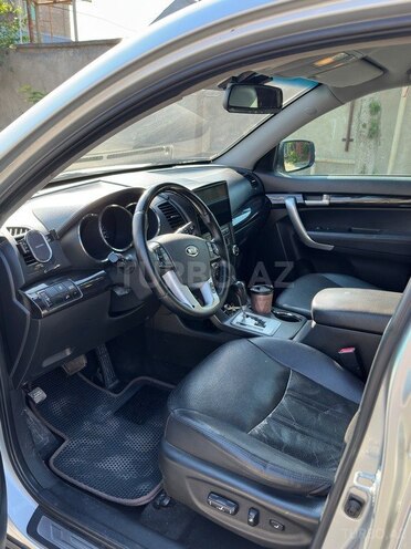Kia Sorento-9