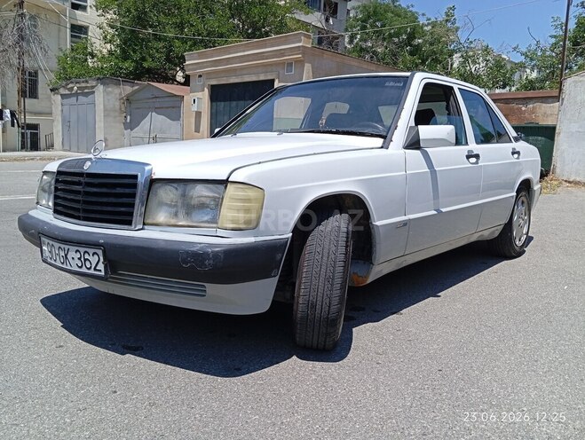 Mercedes 190-2