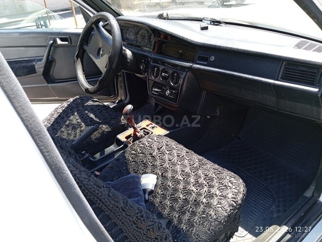 Mercedes 190-8
