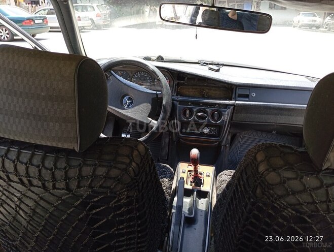 Mercedes 190-9