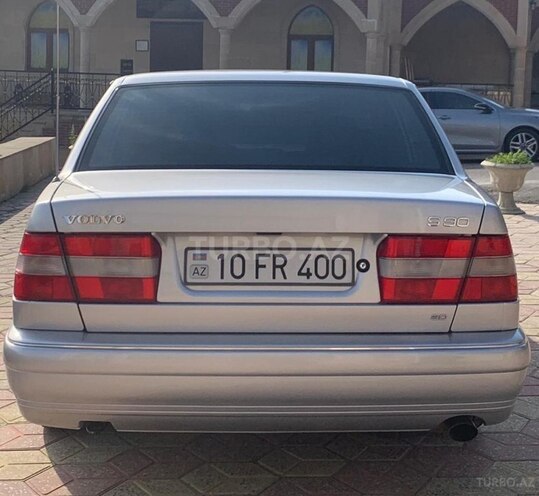 Volvo S90-4