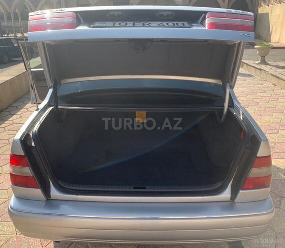 Volvo S90-10