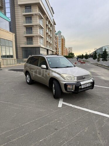 Toyota RAV4-3