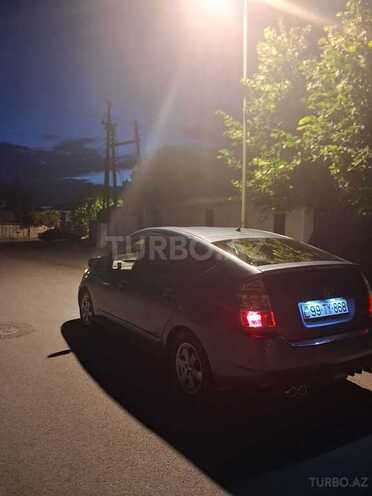 Toyota Prius-5