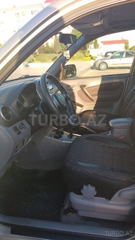 Toyota RAV4-7