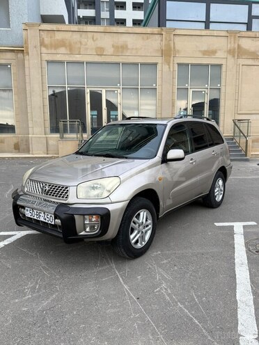 Toyota RAV4-11