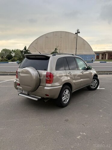 Toyota RAV4-12