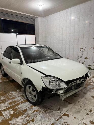 Mitsubishi Lancer-3