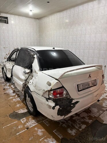 Mitsubishi Lancer-7