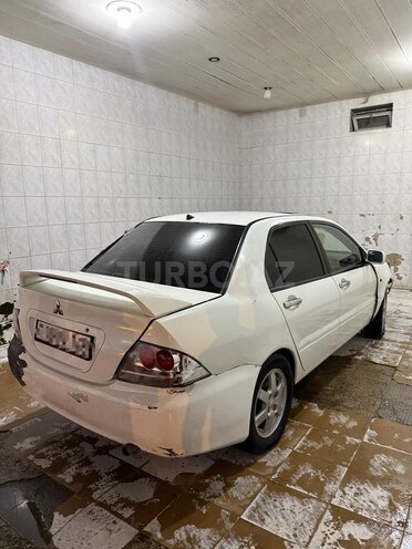 Mitsubishi Lancer-6