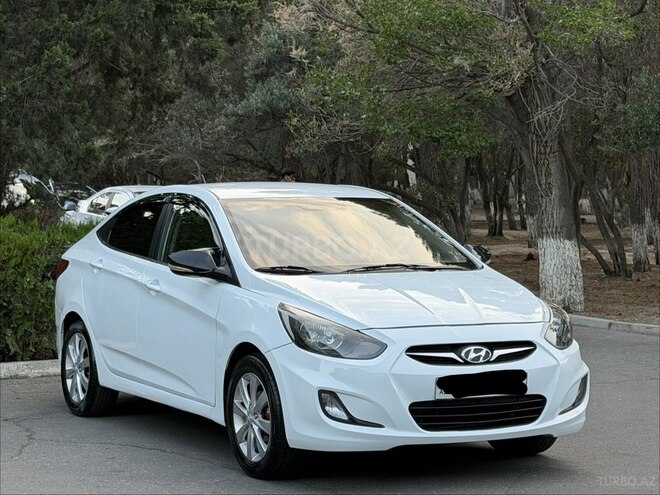 Hyundai Accent-4