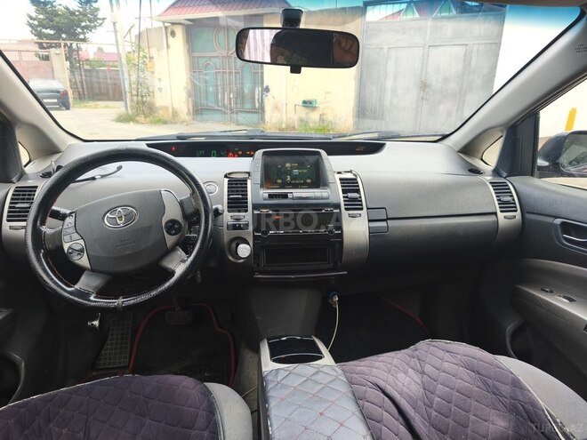 Toyota Prius-5