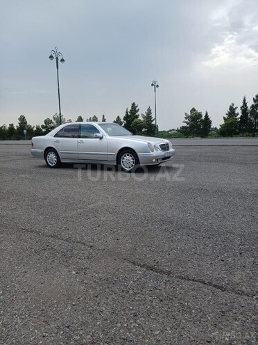 Mercedes E 240-7