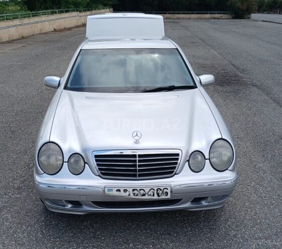 Mercedes E 240-6
