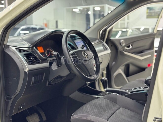 Ssang Yong Korando-14