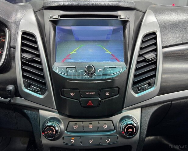 Ssang Yong Korando-12
