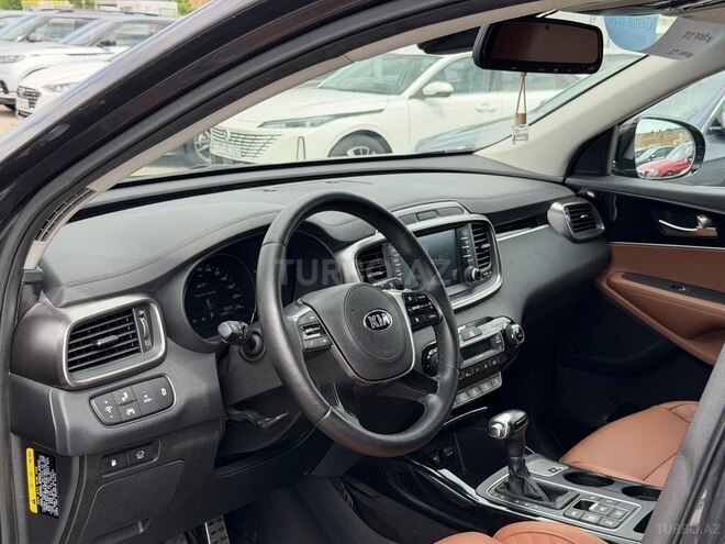 Kia Sorento-12