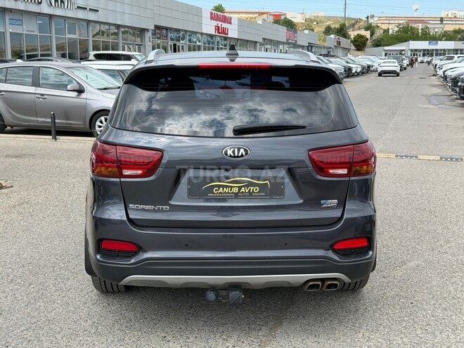 Kia Sorento-9