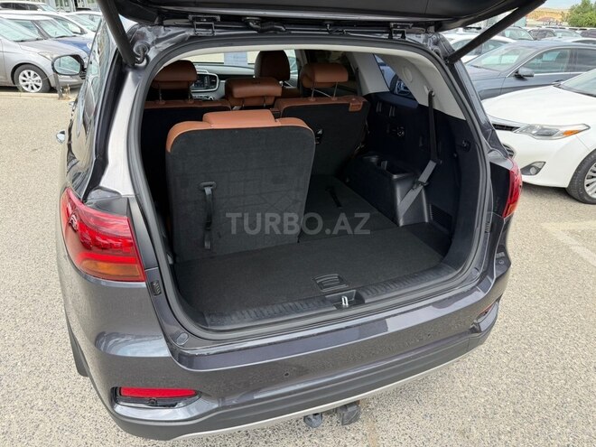 Kia Sorento-24