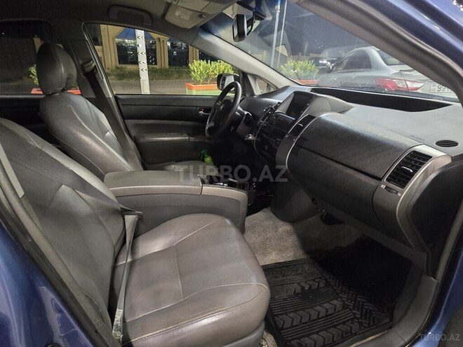 Toyota Prius-4