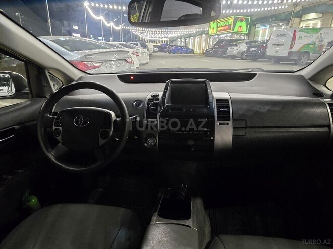 Toyota Prius-3