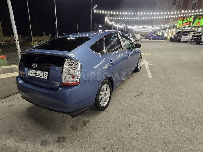 Toyota Prius-12