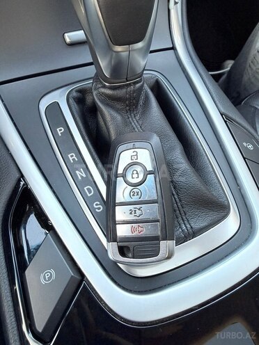 Ford Edge-8