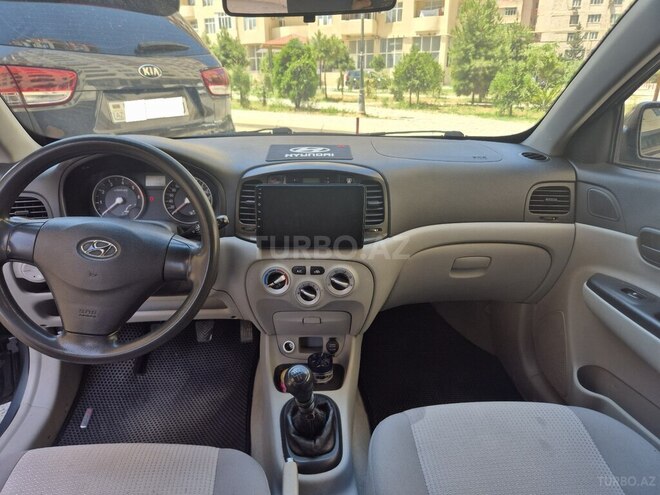 Hyundai Accent-5
