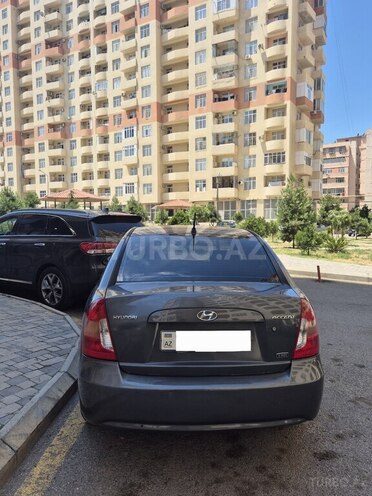 Hyundai Accent-6