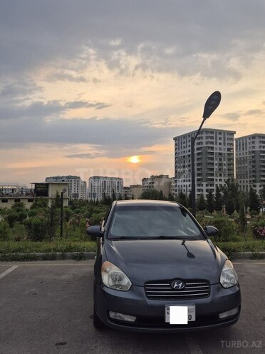 Hyundai Accent-1