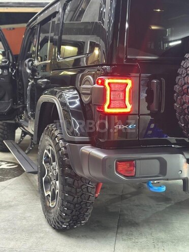 Jeep Wrangler-13