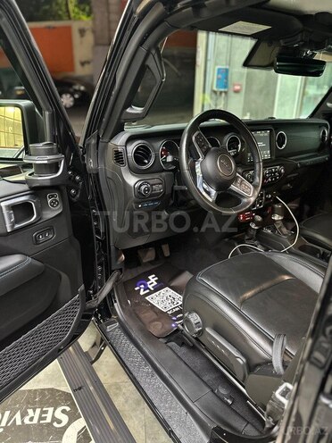 Jeep Wrangler-21