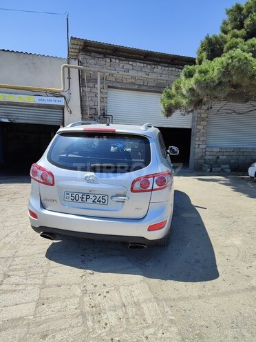 Hyundai Santa Fe-12
