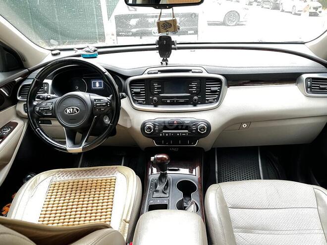 Kia Sorento-13