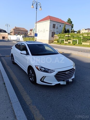 Hyundai Elantra-4