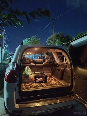 Toyota Land Cruiser Prado-4