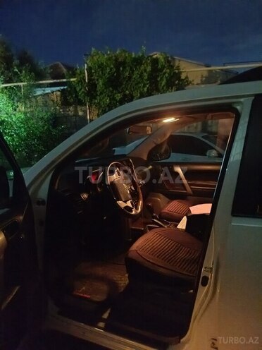 Toyota Land Cruiser Prado-6