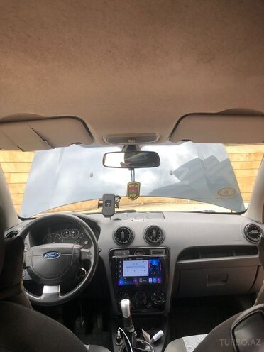 Ford Fusion-8