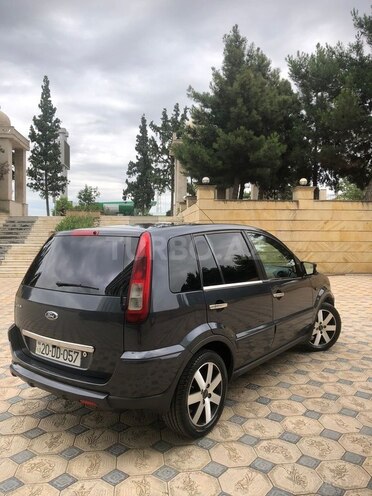 Ford Fusion-2