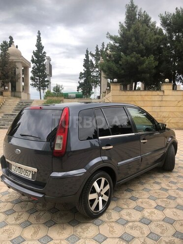Ford Fusion-6