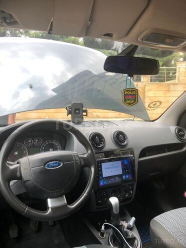 Ford Fusion-10