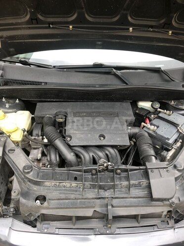 Ford Fusion-12