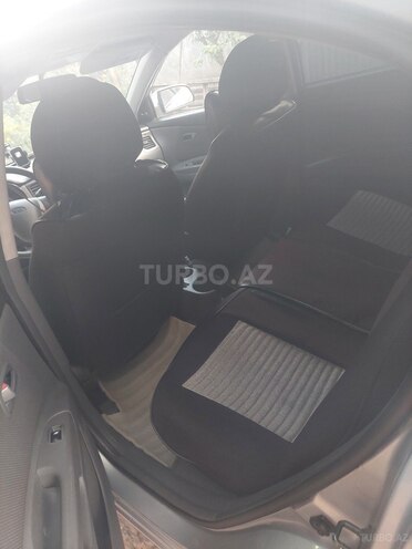Kia Rio-7