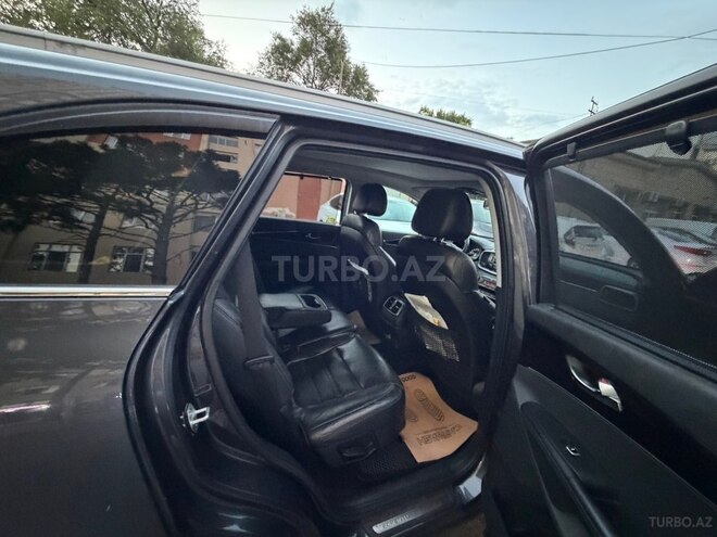 Kia Sorento-8