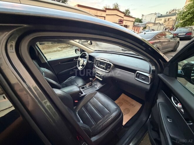 Kia Sorento-13