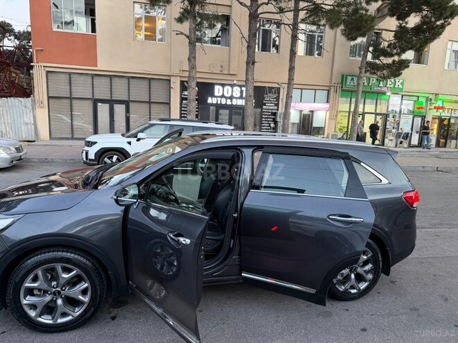 Kia Sorento-12