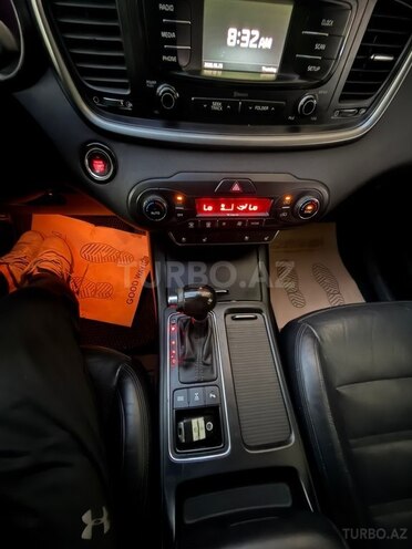 Kia Sorento-21