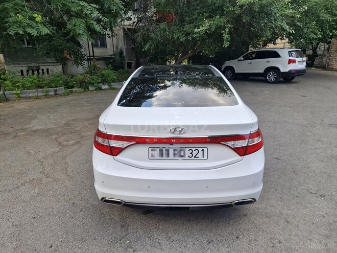 Hyundai Grandeur-10