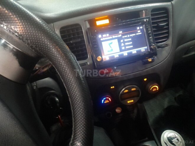 Kia Rio-2