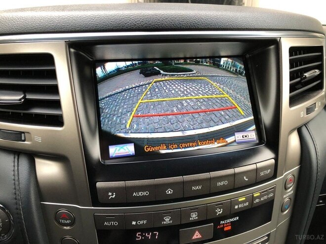 Lexus LX 570-21